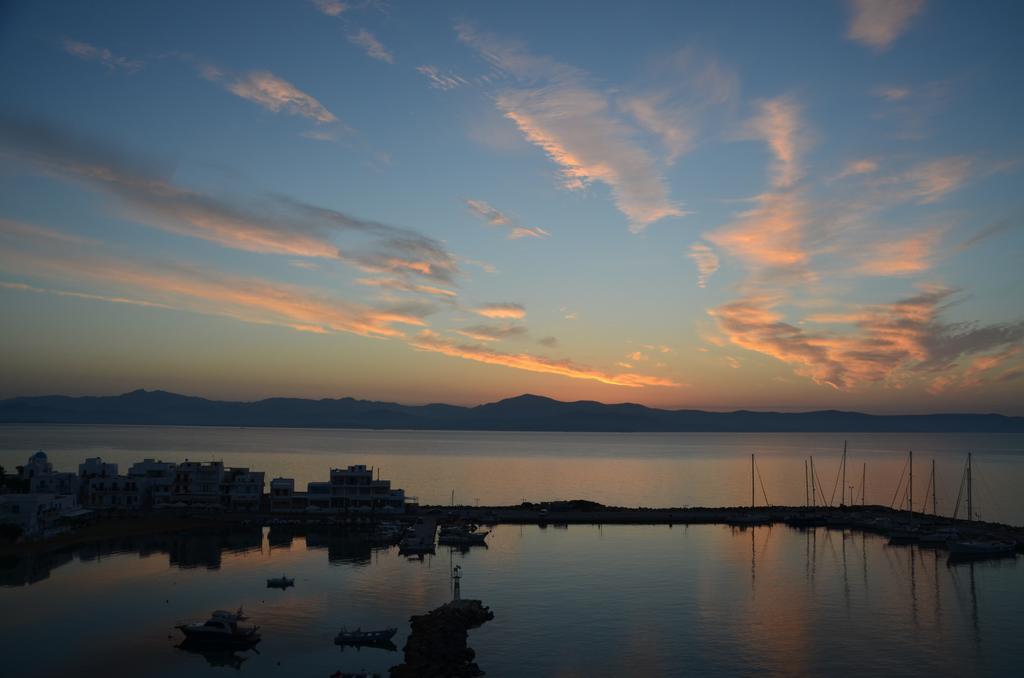 Aiolos Home With Private Veranda And Amazing Sea Views, Paros Piso Livadi Eksteriør billede
